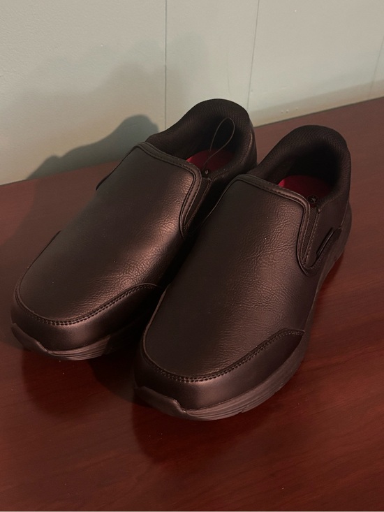 Skechers Shoes - NWOT Skechers Womens Slip-on Non-Skid Black Work‎ shoe Sz 9.5 Memory Foam